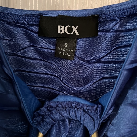 Beautiful blue shiny tank top with beaded halter detail - Picture 3 of 5